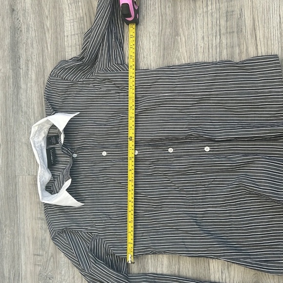Liz Claiborne Classics Black w/ Strips & White Accents  Button Down Top Sz 10 - Picture 5 of 8